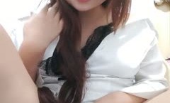 颜值不错妹子衬衣道具自慰秀 床上紫色跳蛋震动逼逼自摸呻吟娇喘诱人 很是诱惑喜欢不要错过