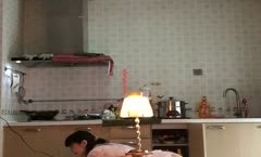 很是淫骚的独居大姐姐舞蹈诱惑第1部厨房性感内衣秀乳头沾芝士很想让人舔