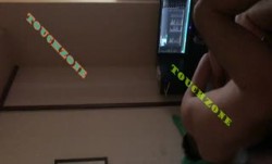 《云盘破解㊙️极品泄密》完美露脸酒吧驻唱火辣美眉与2位金主性爱大战㊙️上下洞齐开屌完用手抠淫水哗哗的不停嗲叫说不要