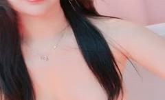 颜值身材逼逼都很不错的极品小女人，全程露脸小秀诱惑狼友，你说看哪里就给你看哪里，温柔可人有味道别错过