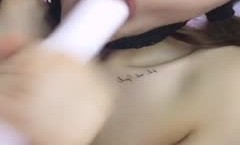 颜值不错甜美扎两个辫子妹子自慰秀，自摸道具假屌特写抽插高潮出水，呻吟娇喘非常诱人