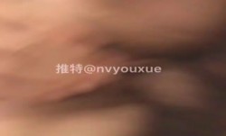 《震撼✅网红泄密》推特女神级网红小学老师【女友潇】不雅露脸私拍第二季~旅游露出商场各种性爱生活照与淫照对比反差好大(5)