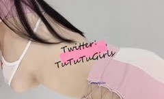 ⭐青春无敌⭐推特极品天然吊钟巨乳蜂腰肥臀网红女神【兔兔兔女孩】私拍~抖奶抠逼紫薇诱惑力爆表(7)