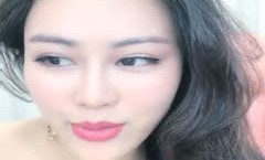 颜值不错兔女郎装扮少妇诱惑自摸，露奶脱下内裤椅子上掰开特写，很是诱惑喜欢不要错过
