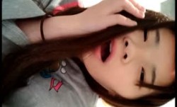 真实记录-美乳漂亮的年轻美女和男友瞒着父母私自同居肏操性爱自拍流出,2人边干还边讨论什么时间结婚!