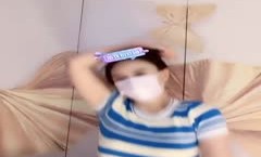 《疯狂抖音》美新娘5 美女喝高了洒酒疯耍的点大当街脱光光摆pose还跟jc动手(23)