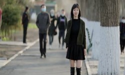 《最新流出☀️国模私拍》国内王牌唯美女体艺术摄影相约中国【短发韵味模特-英丽-裸身与着衣之间的反差对比】8K原档画质-1080p