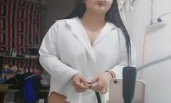 淫乱的房间3男一女玩耍，姐妹花加单男玩弄同胞姐妹，露脸捆绑玩奶子摸逼，一个道具塞逼里还不够，真刺激2