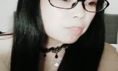 黑丝少妇露脸跟大哥激情啪啪，口交大鸡巴舔弄着蛋蛋真刺激，无套让大哥爆草主动上位抽插，最后全射在嘴里