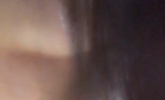 鸭舌帽苗条身材性感丝袜诱惑 椅子上褪下丝袜漏出嫩嫩浴室湿身尿尿 很是诱惑不要错过