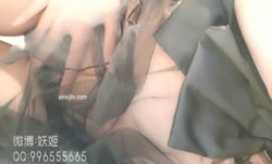 大阴唇网红美少女嫩妹【完具妖姬】VIP收费版兔女郎淫语自述三根牙刷自慰潮喷淫水声清脆1080P原版附图20P 2V1