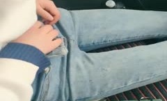 非常有才的男主播冒充抖音主持茶园套路正在摘野菜乳臭未干的高二学妹到车上啪啪，对白非常精彩