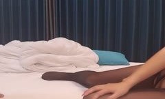 黑丝有露脸奶子上有纹身的小少妇跟小哥啪啪，口交足交大鸡巴，让小哥后入疯狂抽插，激情上位浪叫不止好骚啊