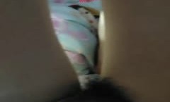 女大學生寢室真實生活,褕拍室友的生活,自己褕褕在床簾後扯開內內摸BB