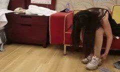 小哥赚到了 这么清纯的妹子刚下海