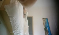 中年男宾馆约操附近学院偷偷出来兼职援交的漂亮学生妹,提前偷吃了性药各种姿势用力猛干,套子都干破了还没射,换一个继续操!第00集